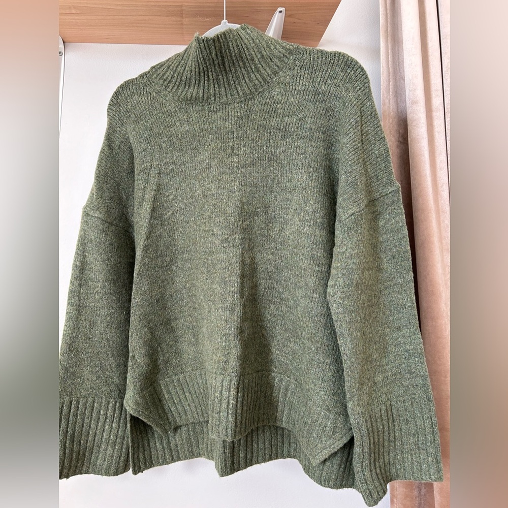 Abercrombie turtleneck